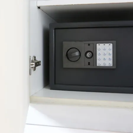 דירה Oasis Royal 2 Bedrooms Ground Floor