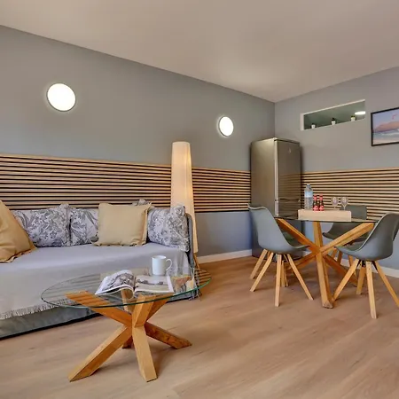 Oasis Royal 2 Bedrooms Ground Floor 아파트 *