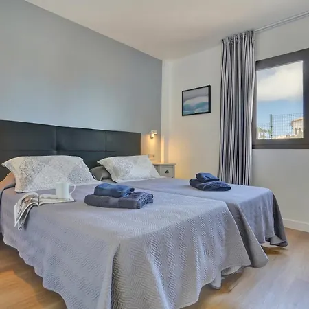 Oasis Royal 2 Bedrooms Ground Floor * קורלחו