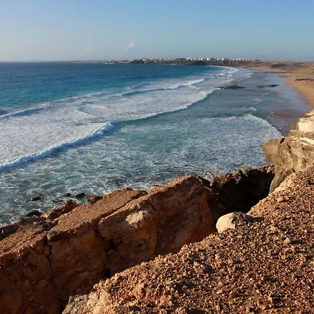 Oasis Royal 2 Bedrooms Ground Floor דירה קורלחו