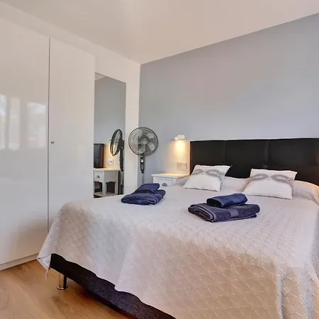 Oasis Royal 2 Bedrooms Ground Floor كوراليهو