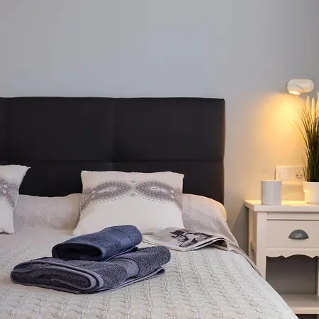 Oasis Royal 2 Bedrooms Ground Floor شقة *